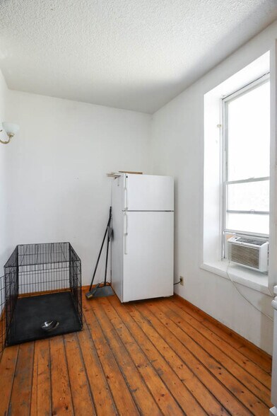 More Photos Of 16 N Main St, Payette Storefront Retail Residential For Sale