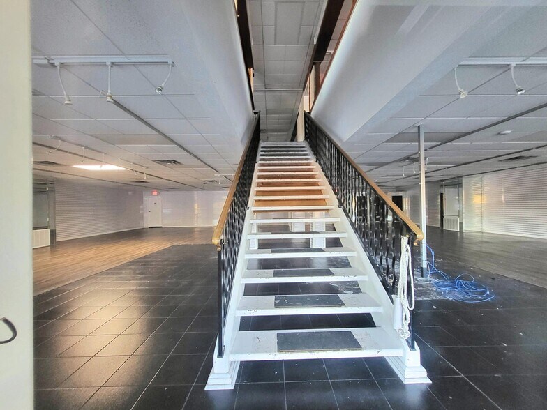 More Photos Of 9539 US Highway 98 W, Destin Freestanding For Sale