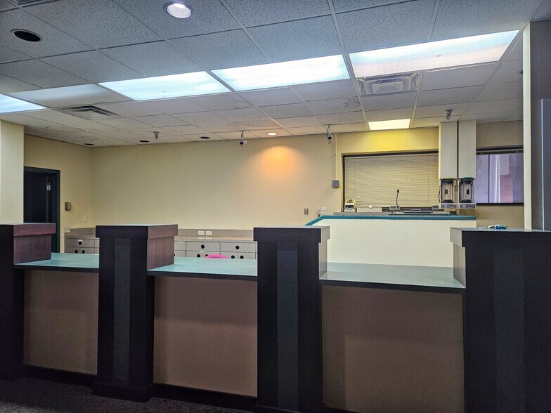 More Photos Of 113 W Public Sq, Glasgow Office For Sale