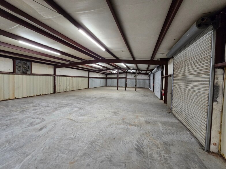 More Photos Of 430-436 Columbia Dr, Carrollton Unknown For Lease