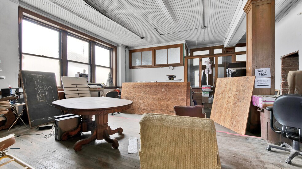 More Photos Of 2941 E Warren Ave, Detroit Apartments For Sale