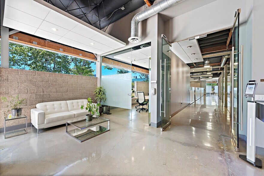 More Photos Of 1641 McGaw Ave, Irvine Research And Development For Lease