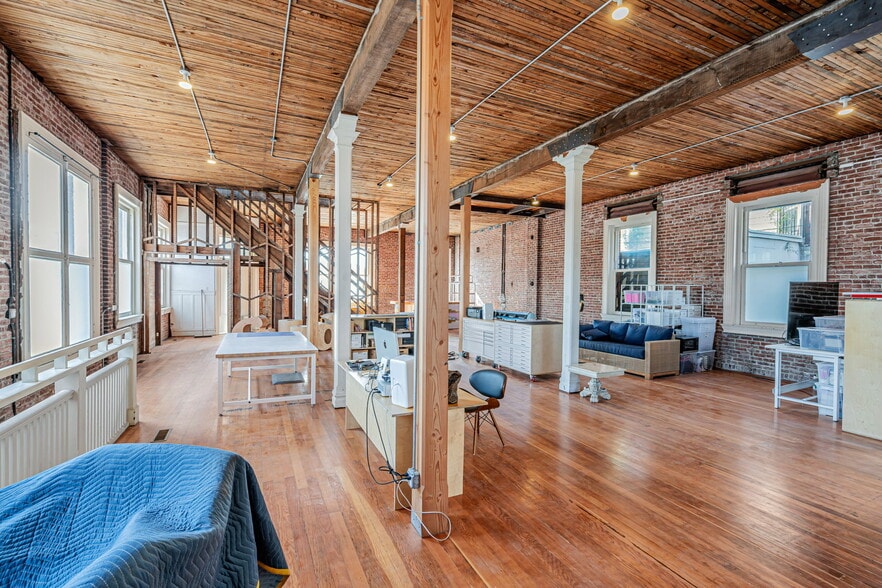 More Photos Of 1649 12th Ave, Oakland Religious Facility For Sale