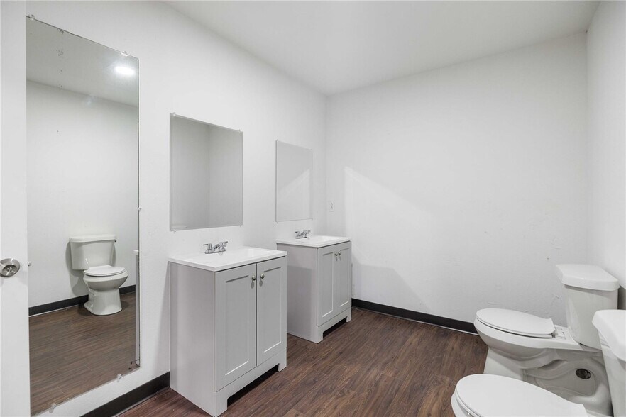 More Photos Of 1700 Amanda Ave, Fort Worth Religious Facility For Sale