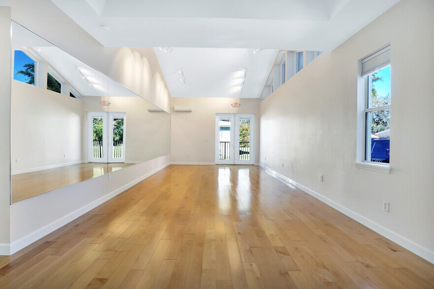 More Photos Of 311 S Main St, Winter Garden Office For Sale