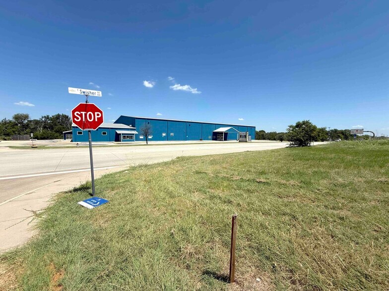 More Photos Of 502 Swisher Rd, Lake Dallas Land For Lease