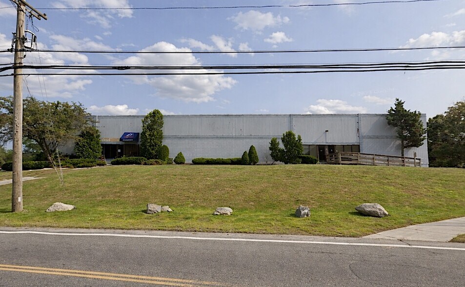 More Photos Of 66 Concord St, North Reading Light Distribution For Lease