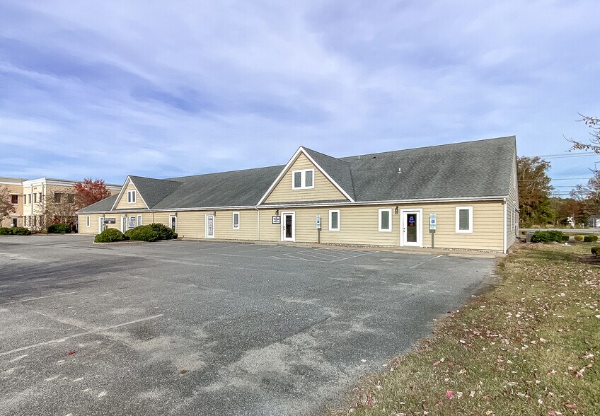 More Photos Of 111 Currituck Commercial Dr, Moyock Office For Sale