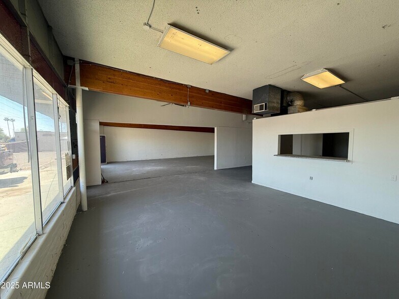 More Photos Of 5138 W Camelback Rd, Glendale Freestanding For Lease