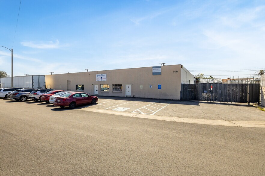 Primary Photo Of 1428 W South Central Park Ave, Anaheim Warehouse For Lease