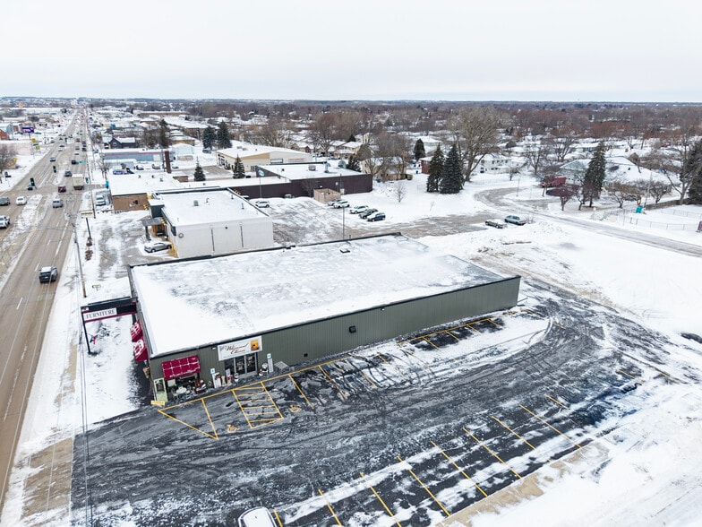 More Photos Of 1700 W Wisconsin Ave, Appleton Freestanding For Lease