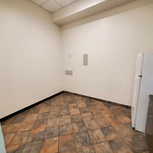 More Photos Of 16841 N 31st Ave, Phoenix Office For Sale