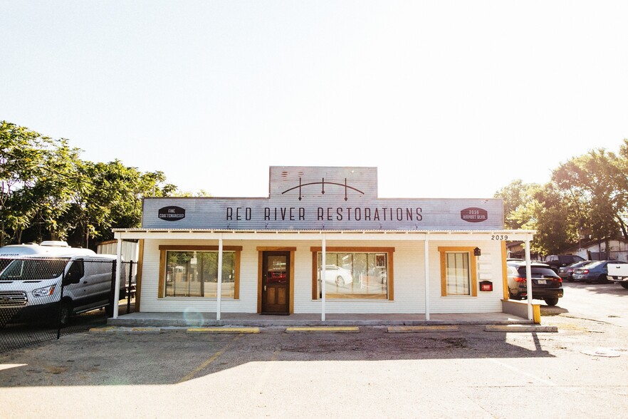 Primary Photo Of 2039 Airport Blvd, Austin Storefront Retail Office For Lease