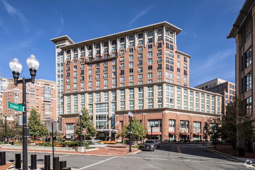 More Photos Of 400 Courthouse Sq, Alexandria Hotel For Lease