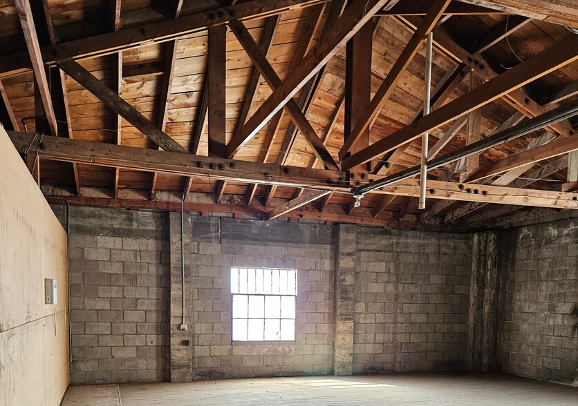 More Photos Of 1326 9th St, Modesto Storefront For Sale