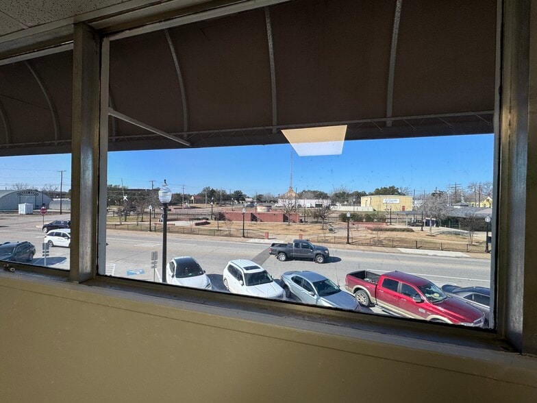 More Photos Of 307 S Main St, Bryan Medical For Lease