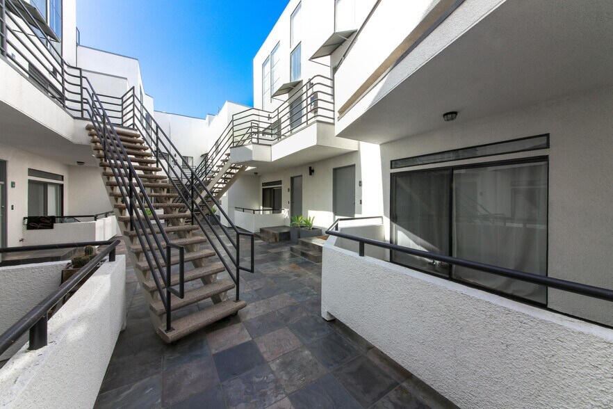 More Photos Of 13028 Valleyheart Dr, Studio City Apartments For Sale