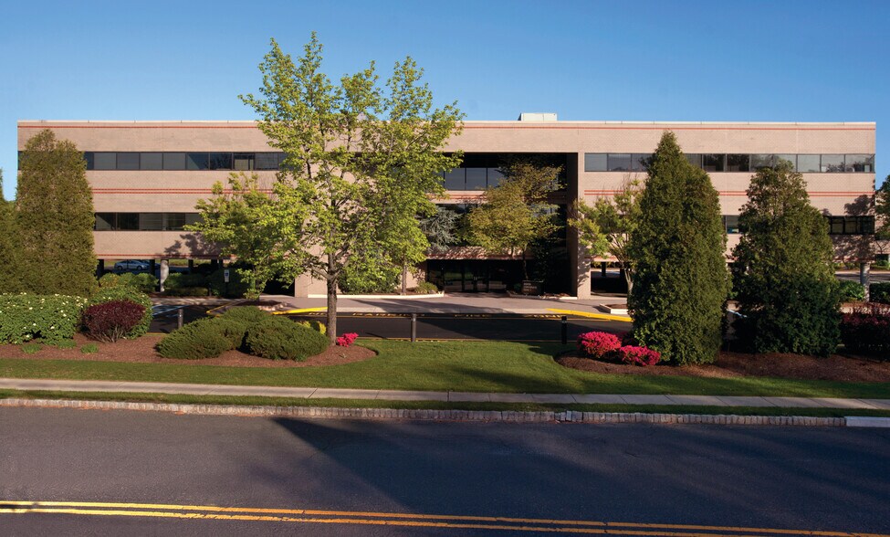 More Photos Of 1460 US Highway 9 N, Woodbridge Unknown For Lease