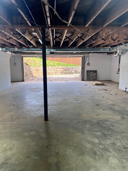 More Photos Of 5010 Washington St W, Cross Lanes Multifamily For Lease