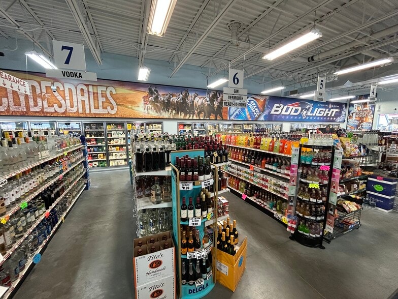 More Photos Of 49 Fall River Ave, Rehoboth Freestanding For Sale