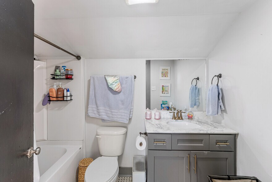 More Photos Of 1415 Highland Ave, Knoxville Multifamily For Sale