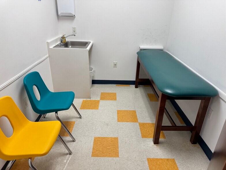 More Photos Of 16010 Park Valley Dr, Round Rock Medical For Lease