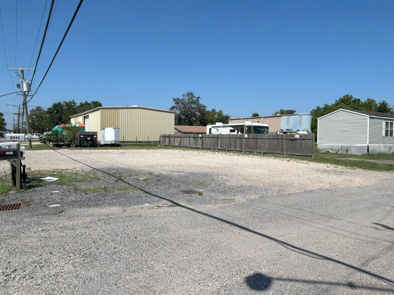 More Photos Of 2301 Brooklyn Ave, Harvey Light Manufacturing For Lease