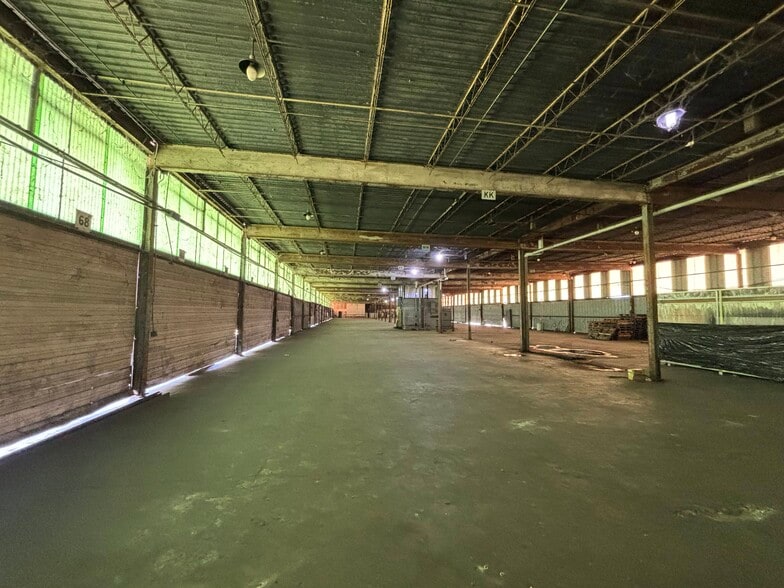 More Photos Of 12170 Old Gentilly Rd, New Orleans Truck Stop For Lease