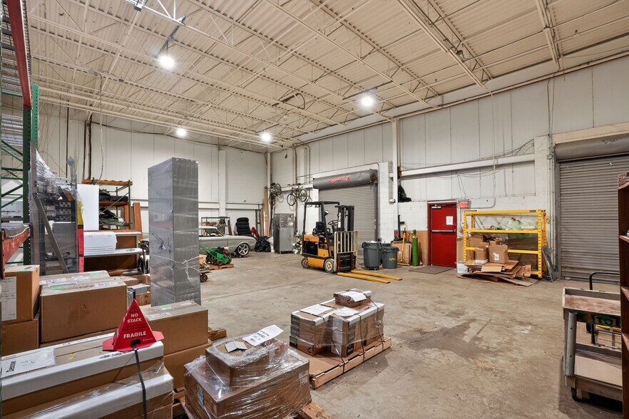 More Photos Of 16000 Trade Zone Ave, Upper Marlboro Unknown For Lease