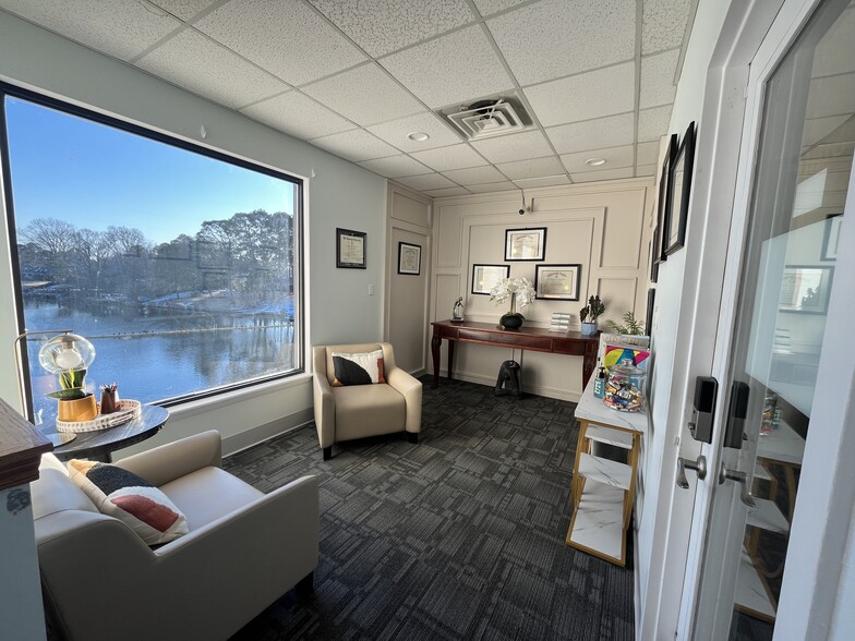 More Photos Of 5267 Greenwich Rd, Virginia Beach Office For Sale