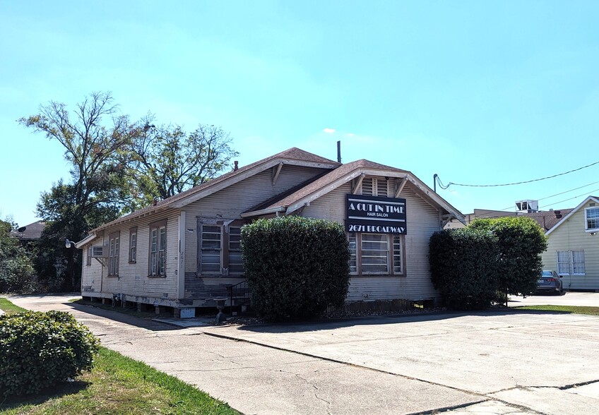 Primary Photo Of 2671 Broadway, Beaumont Freestanding For Sale