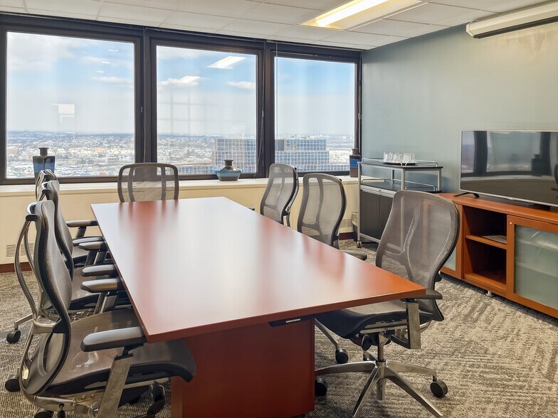 More Photos Of 11-43 Raymond Plz W, Newark Coworking Space