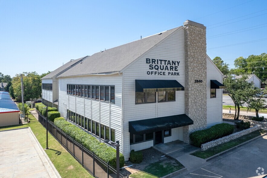 More Photos Of 2840 E 51st St, Tulsa Medical For Lease