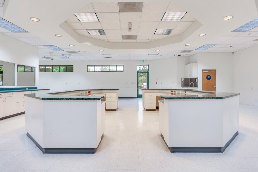 More Photos Of 222 I St, Los Banos Office For Lease