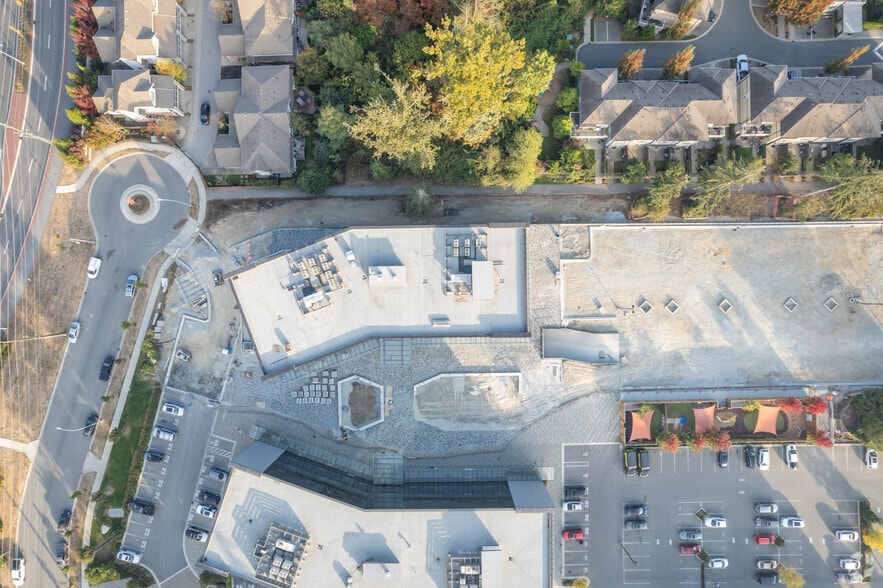 More Photos Of 15350 Croydon Dr, Surrey Office For Lease