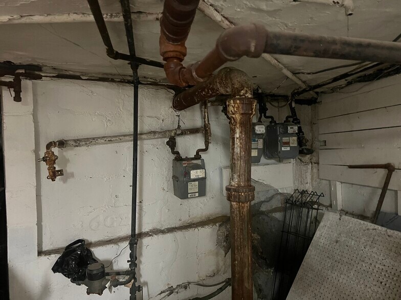 More Photos Of 9756 Corona Ave, Corona Apartments For Sale