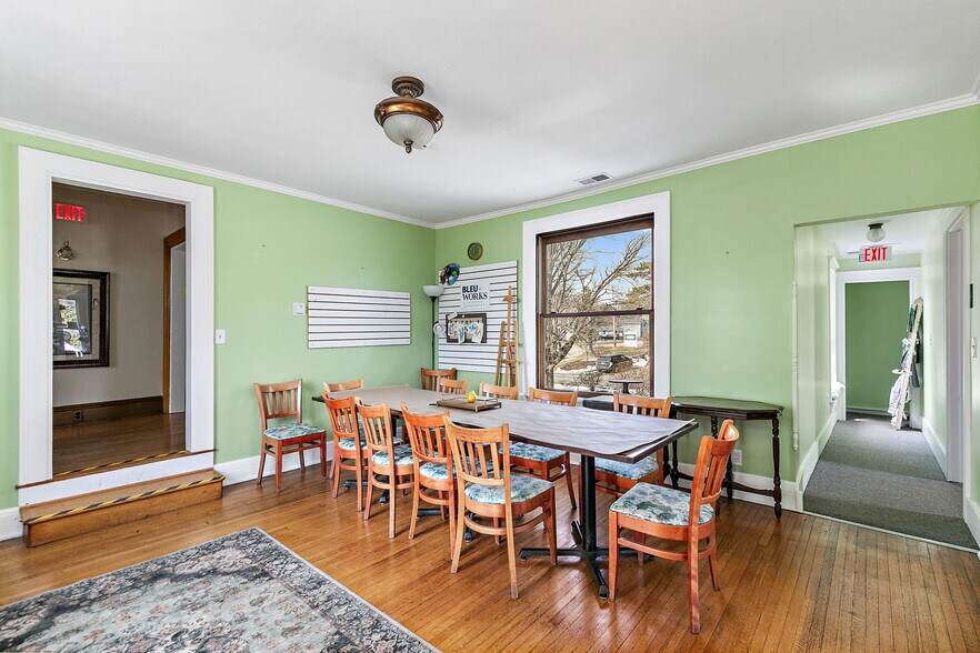 More Photos Of 303 N Main St, Elburn General Retail For Sale