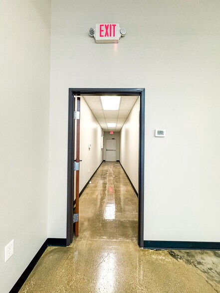 More Photos Of 2700 Pecan St W, Pflugerville Storefront For Lease