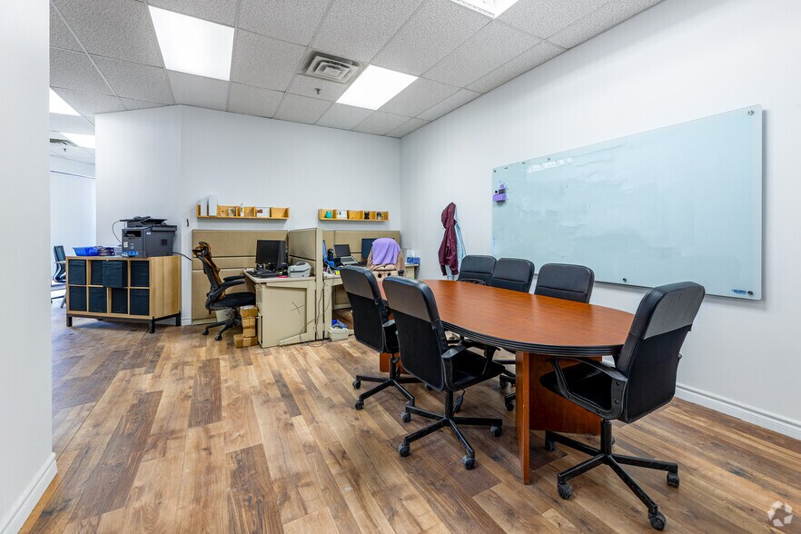 More Photos Of 50 W Wilmot St, Richmond Hill Manufacturing For Lease