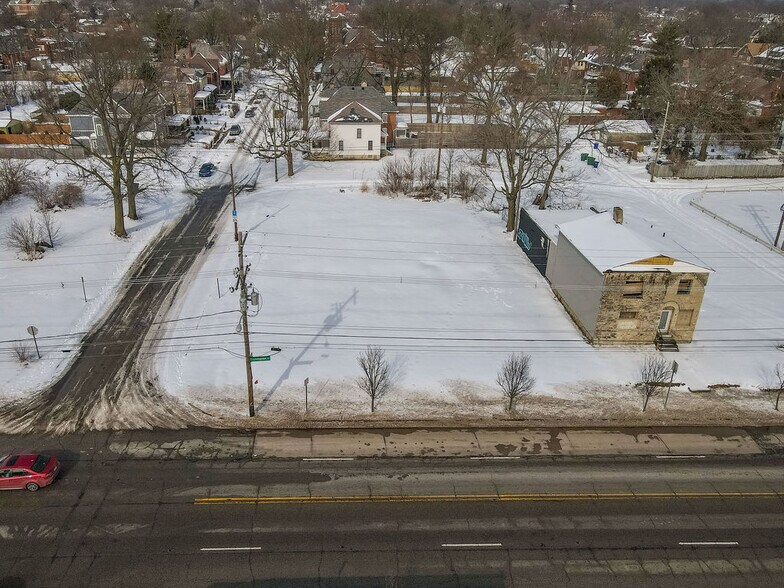 More Photos Of 1068-1072 E Livingston Ave, Columbus Storefront Retail Residential For Sale