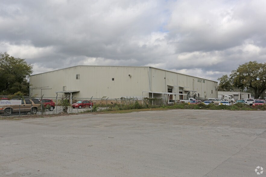 More Photos Of 1107 N Thomas Ave, Leesburg Warehouse For Lease