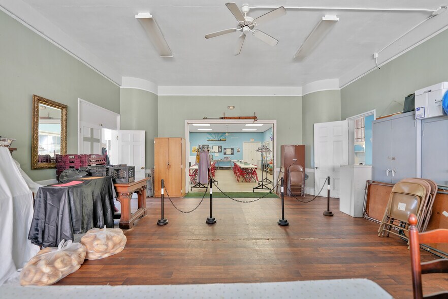 More Photos Of 636 Purchase st, New Bedford Specialty For Sale