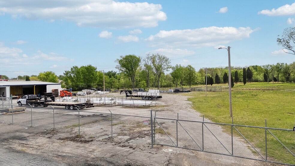 More Photos Of 4151 N Wood Dr, Okmulgee Service For Sale