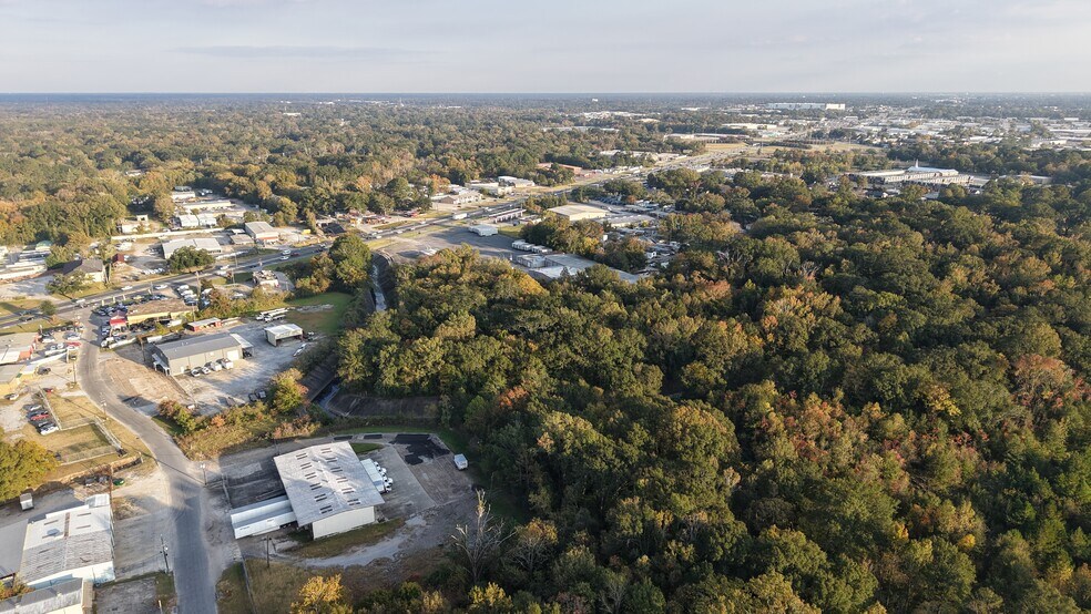 More Photos Of 6722 Bicentennial Pl, Baton Rouge Truck Terminal For Lease