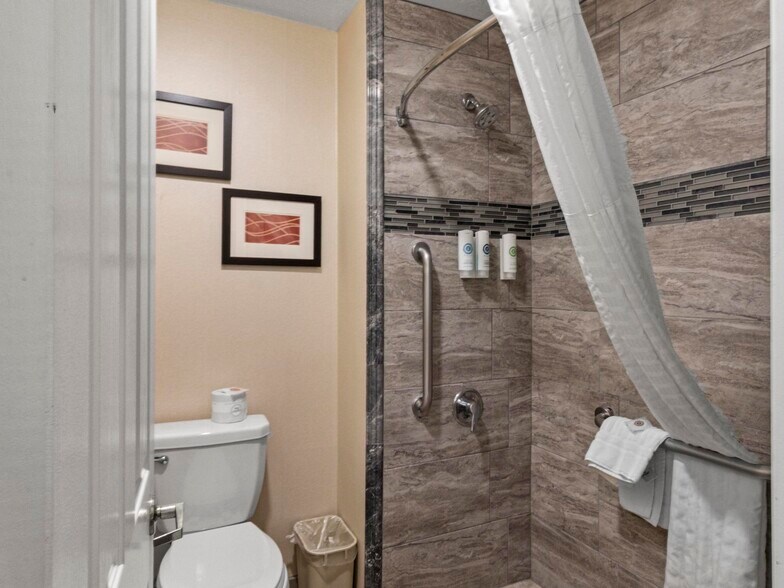 More Photos Of 2970 Idaho St, Elko Hotel For Sale