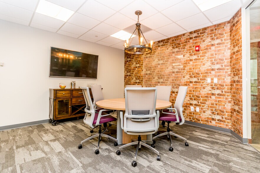 More Photos Of 150 S Pine Island Rd, Plantation Coworking Space