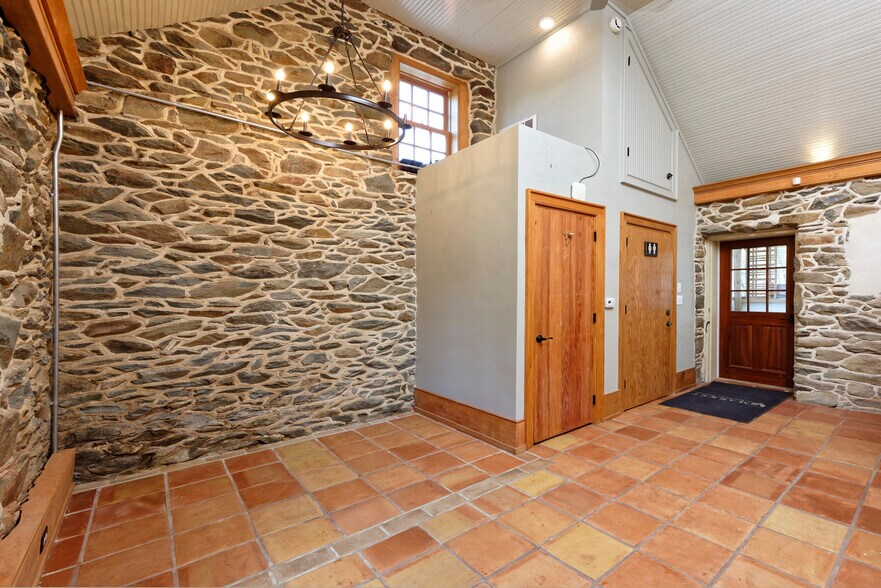 More Photos Of 9030 John S Mosby Hwy, Upperville Freestanding For Lease