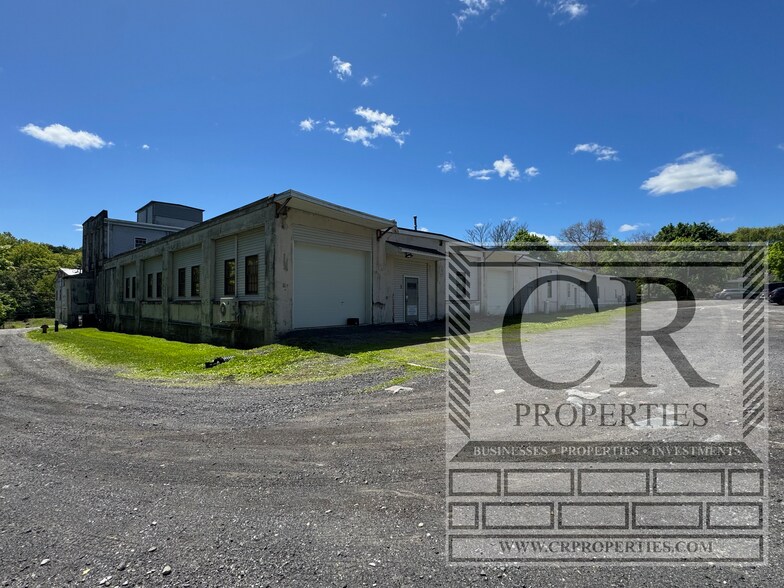More Photos Of 155 Vineyard Ave, Highland Service For Sale