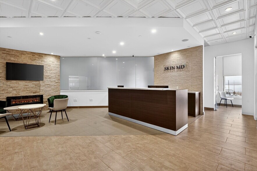 More Photos Of 3075 Hospital Gate, Oakville Medical For Lease