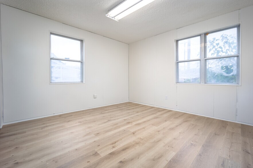 More Photos Of 230 SW 27th St, Oklahoma City Office Residential For Sale